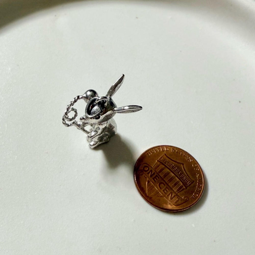 Vintage Sterling Silver Wells Bunny Charm - Picture 9 of 9